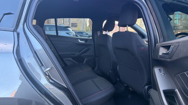 Ford Focus 1.0 EcoBoost Hybrid mHEV 155 ST-Line 5dr Auto Petrol Estate